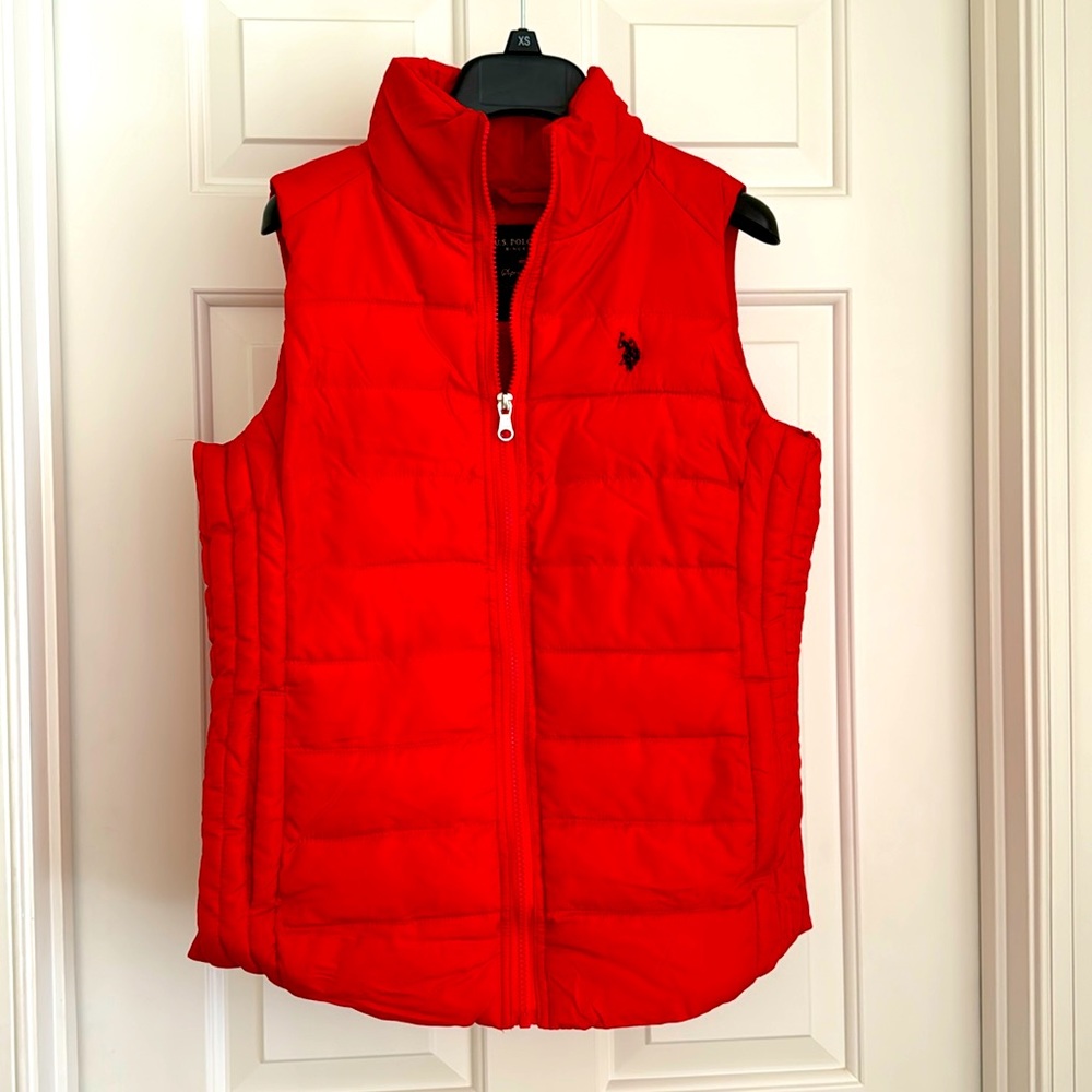 U. S. Polo Assn. Vest Size S Red Front Zipper Pockets New